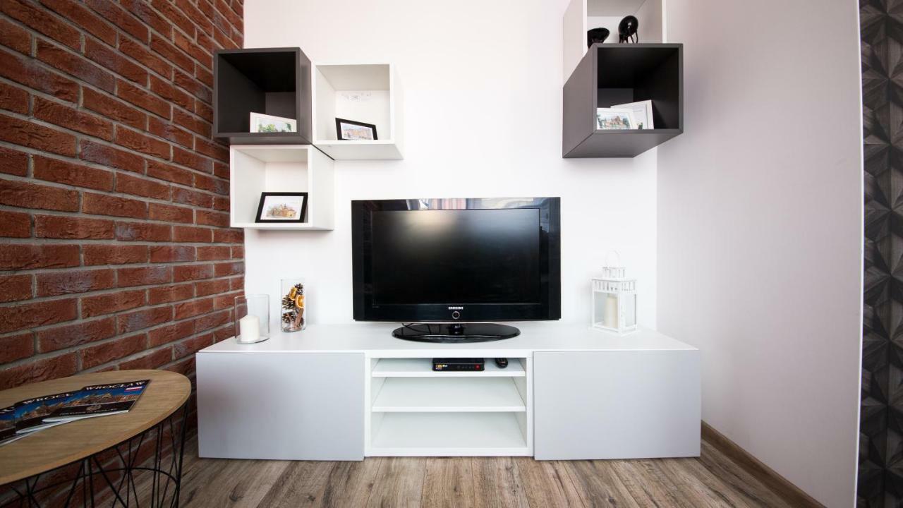 Pixel House Studio *